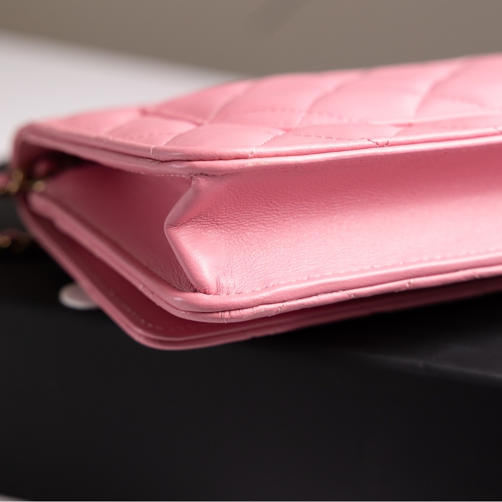 NWT Chanel Wallet-on-chain in pink lambskin - Picture 7 of 8